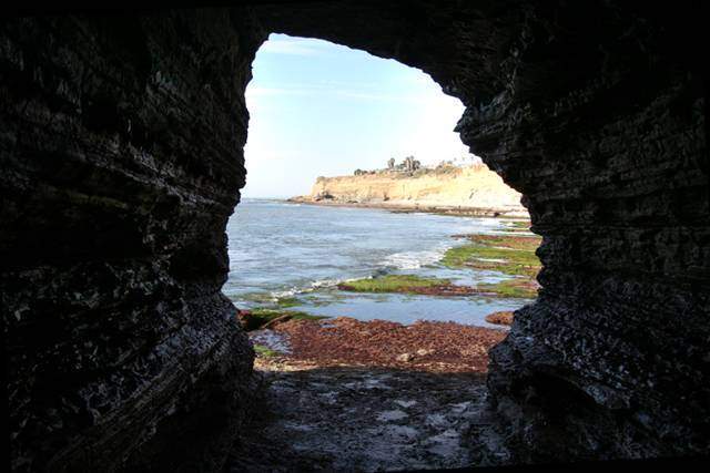 Visit all the amazing ravines, caves and coves in the Sunset Cliffs region!