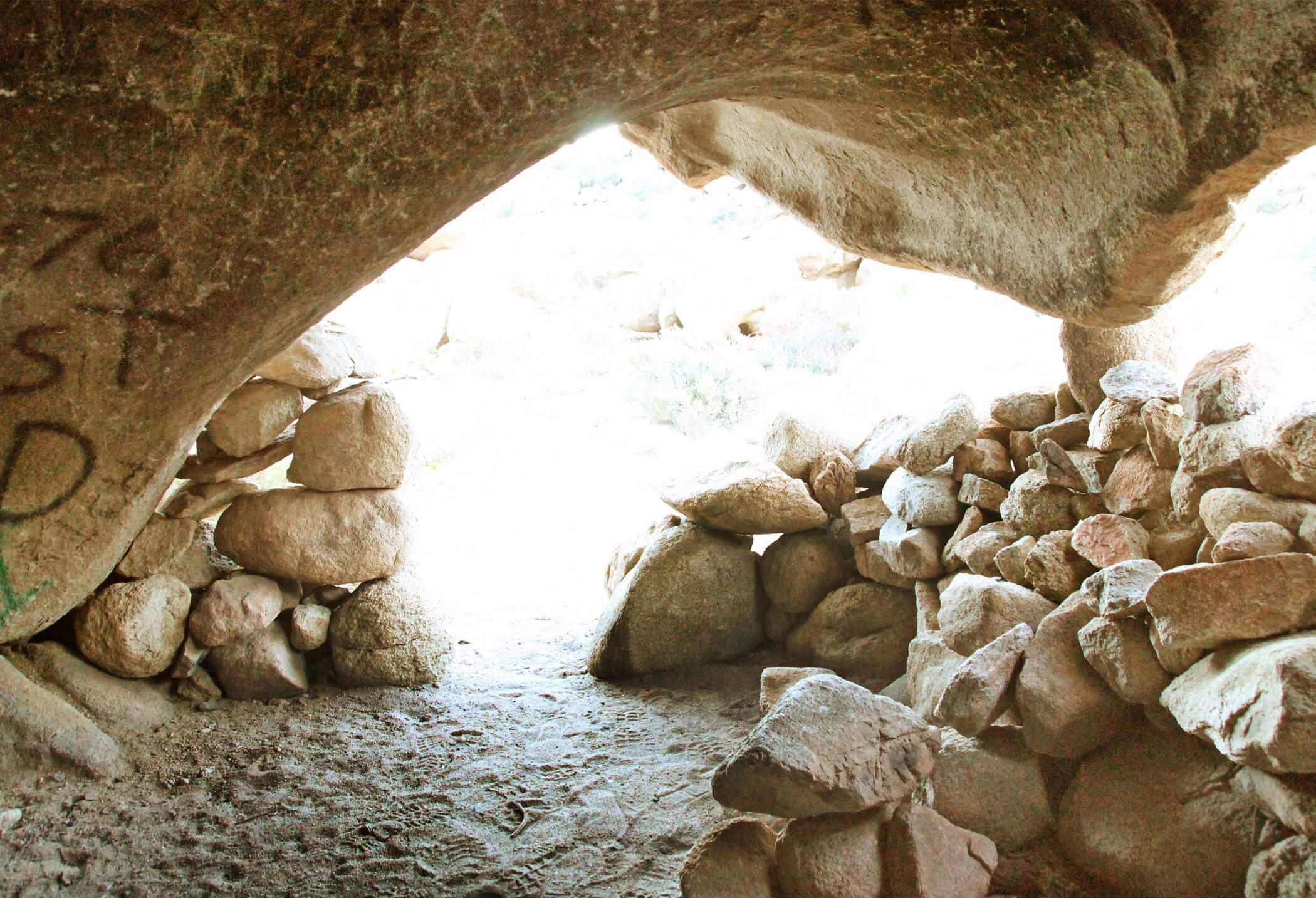 Hike to One of San Diego's Smugglers Caves & Ancient Wind Caves deep in the desert